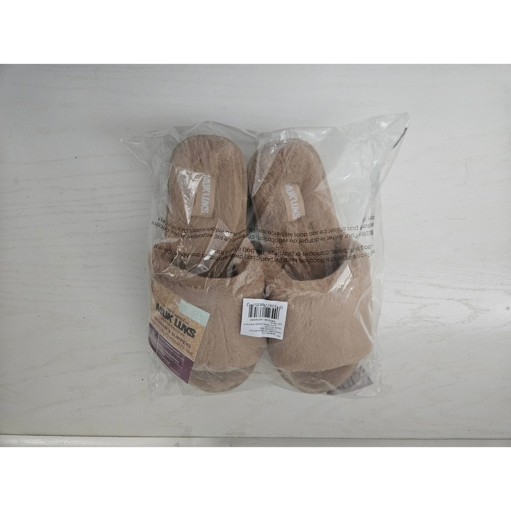 Muk luks womens medium size 7/8 beige tan fuzzy slippers New in plastic